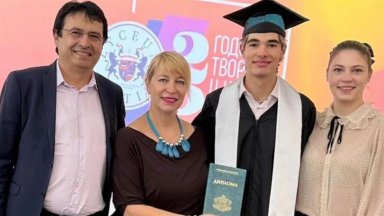 Преди старта на сезона: Никола Цолов получи дипломата си за средно образование