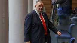Пеевски за президента: Гледах го как истерясва вчера, жалка гледка, натиска медиите