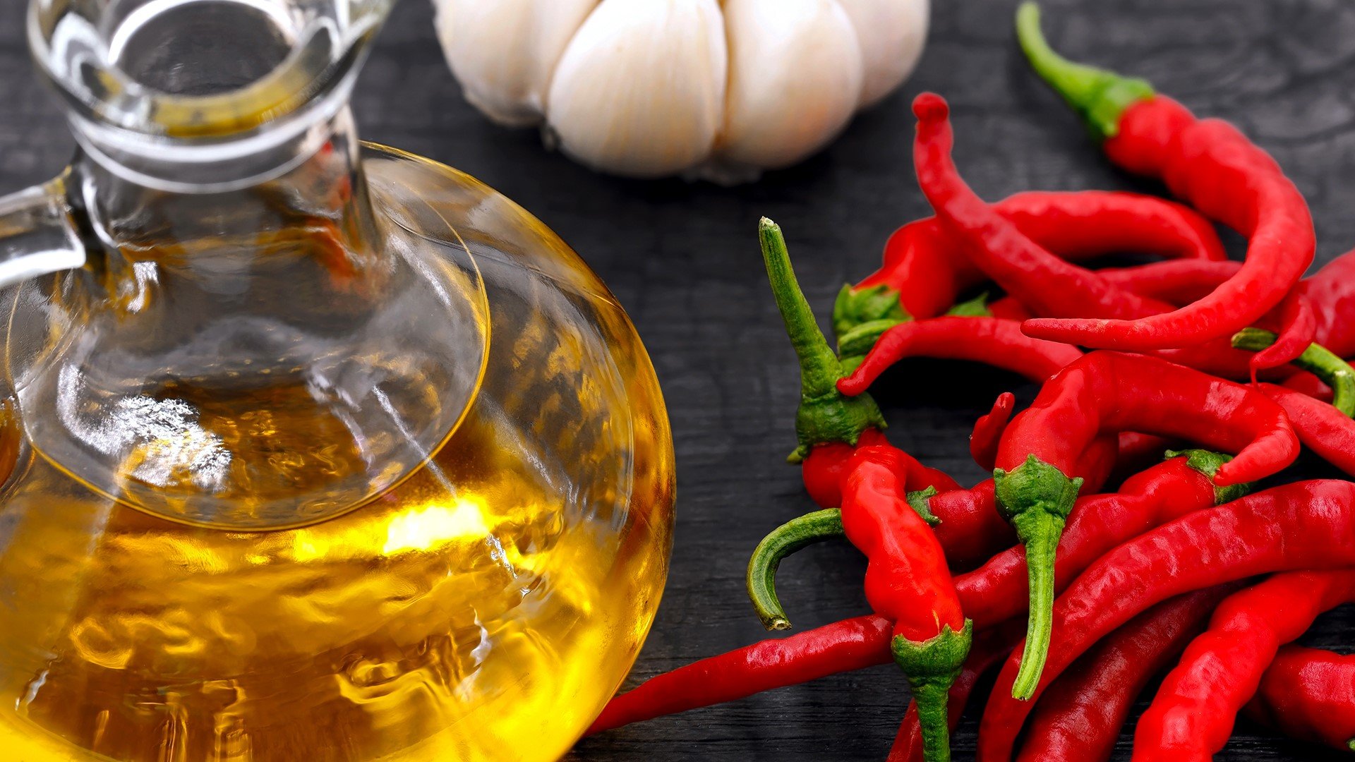 Как да си приготвим чили масло и чили зехтин