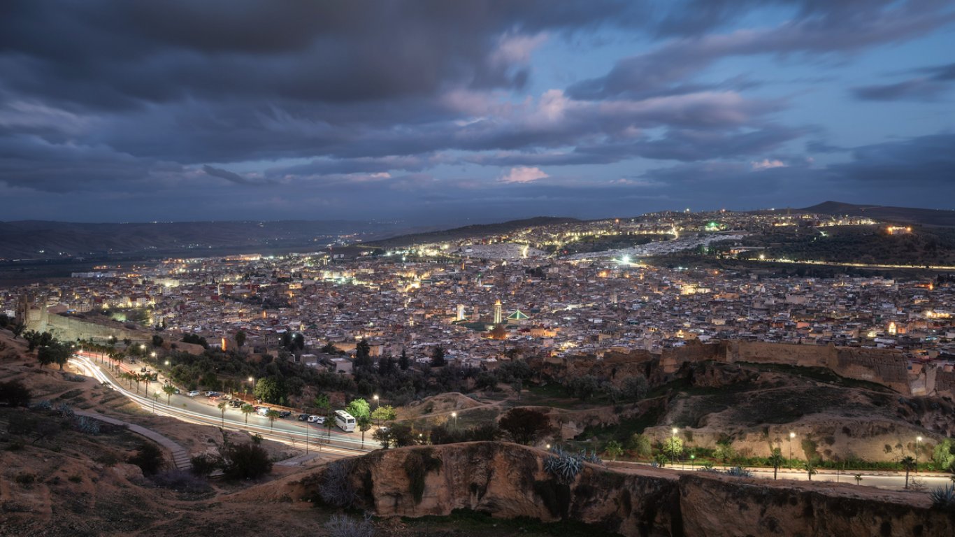 Тайните на Фес: Пътуване из древния град-лабиринт