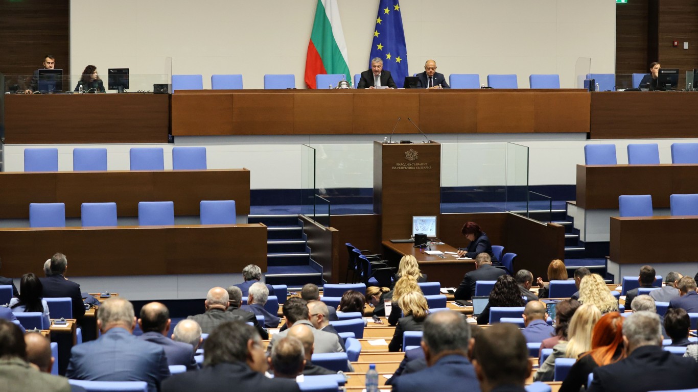 Парламентът пренасочи 10 млн. лева за водната криза в Плевен