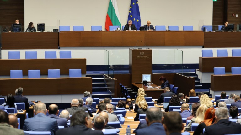 Парламентът пренасочи 10 млн. лева за водната криза в Плевен