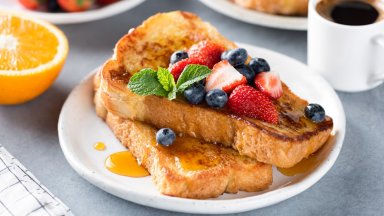 Какви са тънкостите по приготвянето на пухкавите пържени филийки по френски