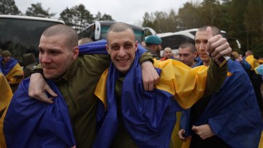 Русия и Украйна си размениха по 185 военнопленници и 20 цивилни (снимки/видео)