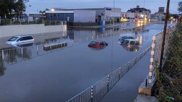 Огромен сейф със злато и пари отнесе потопът в Царево