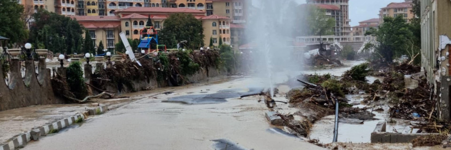 Първа жертва на потопа във ваканционно селище "Елените" (видео/снимки)