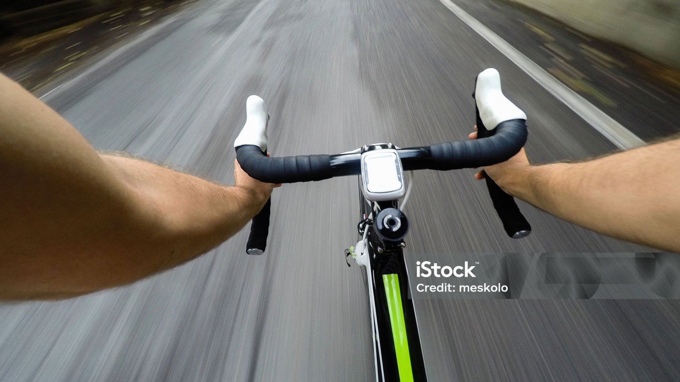 Strava съди Garmin: спор за патенти може да спре продажбите на спортните устройства