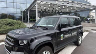 Задържаха съпрузи от Твърдица за бомбена заплаха, след като изпуснали полет за Лондон