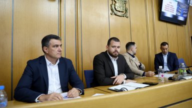 Шефът на "Топлофикация": Ремонтът в "Дружба 2" на някои места ще приключи предсрочно, зависи от времето