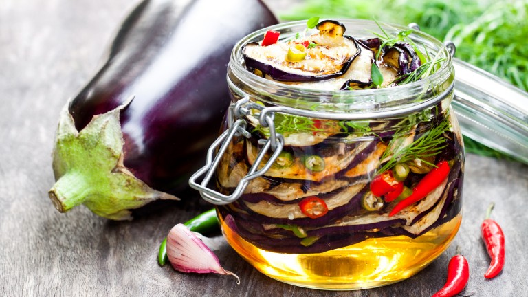 Пет вкусни начина, с които да консервирате патладжани за зимата