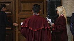 Прокуратурата е разпитала Диан Иванов, той твърди, че го е заплашил лично Антон Славчев 