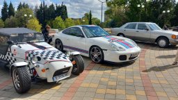 Близо 400 ретро возила изпъстриха парк „Артилерийски“ в Стара Загора (снимки)