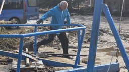 Проучване: Българите винят държавата, общините и инвеститорите за наводненията