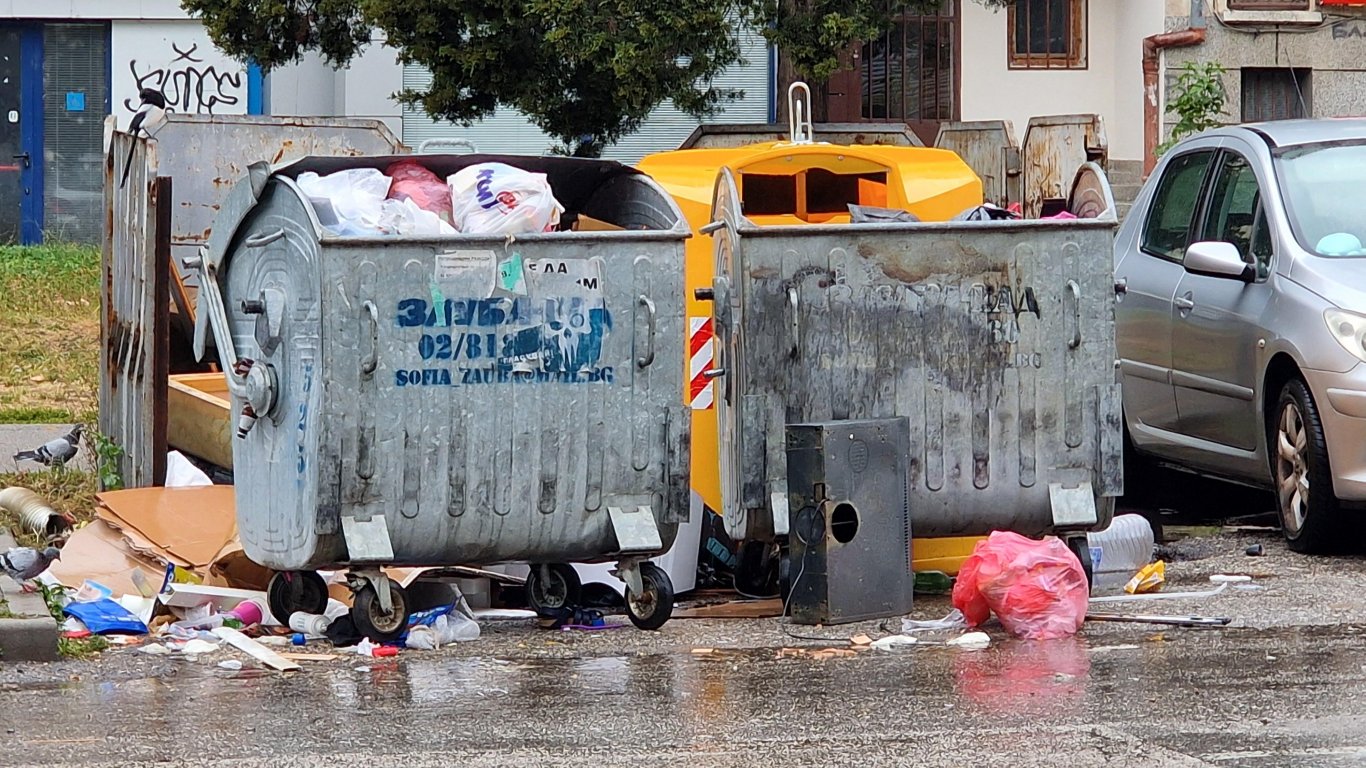 Остава кризисната ситуация със събирането и извозването на боклука в районите „Люлин“ и „Красно село“