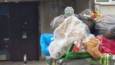  Столичният район "Слатина" се подготвя за криза с боклука с раздаване на чували