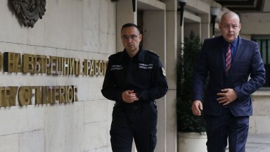 Към настоящия момент оперативната обстановка е относително спокойна няма усложняване