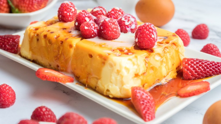 Флан с крема сирене - нежният десерт с изненадваща съставка