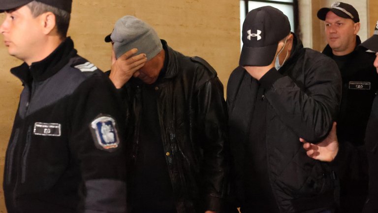 Оставиха в ареста служителите на ДАИ, един от шофьорите на Роби Уилямс имал запис за подкупа