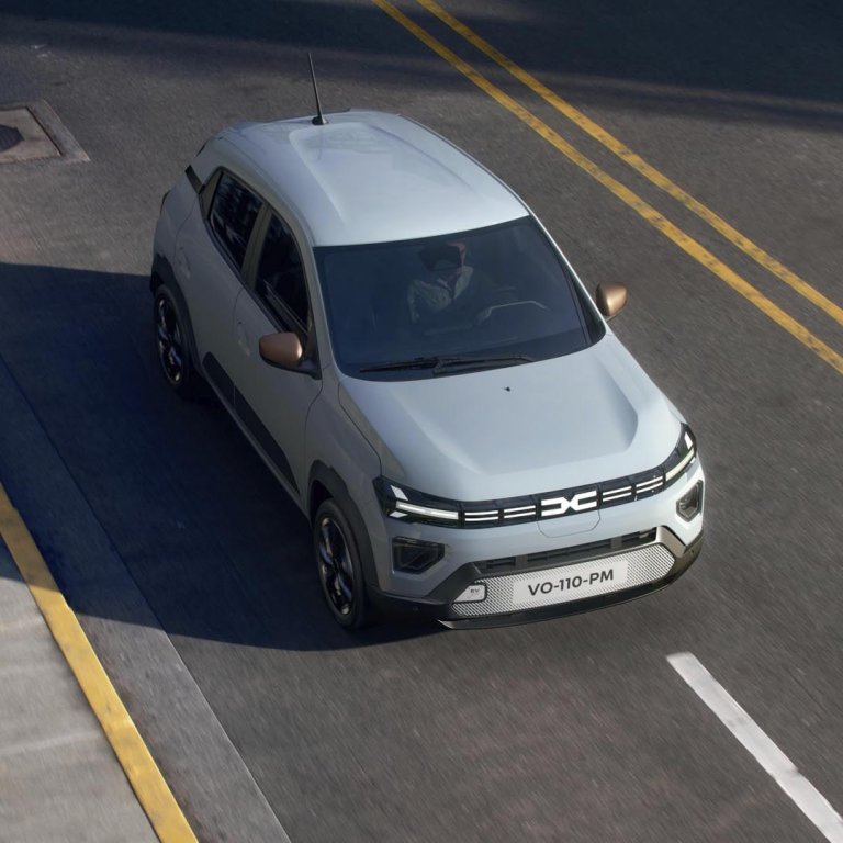 Обновената Dacia Spring идва с по-мощни двигатели и нова батерия