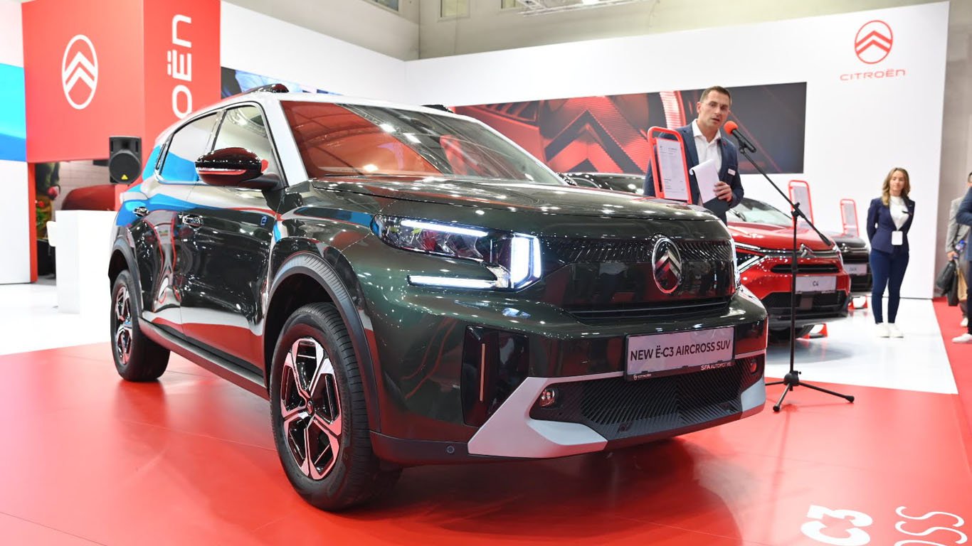 Станислав Панчев - бранд директор на Citroen в SFA Automotive, представя новия Citroen е-C3 Aircross