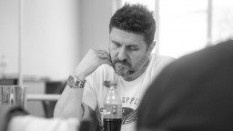 Асен Блатечки и Мариана Миланова играят "Необвързани" премиерно в Младежкия театър