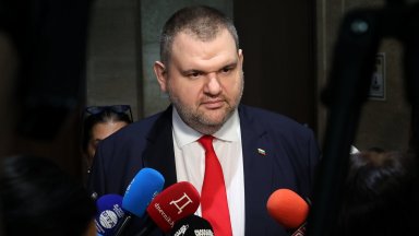 Лидерът на ДПС Ново начало Делян Пеевски предложи преговори за преформатиране