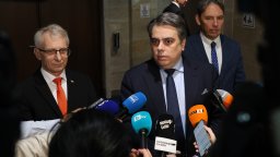 Асен Василев: Дуото по художествена гимнастика е минало към съчетанието с бухалки