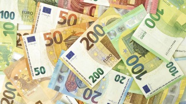Влиза в сила регламентът за незабавните плащания в евро