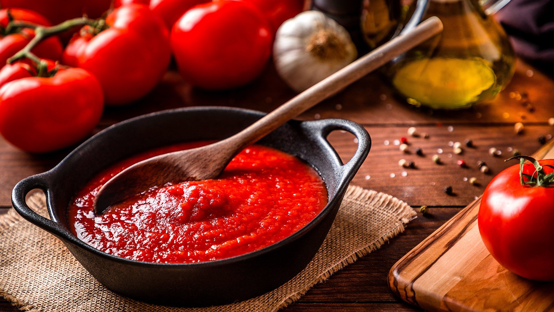 Как да си приготвим класически доматен сос