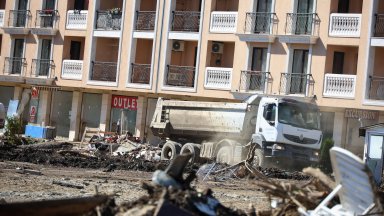 От днес е отменено бедственото положение във вилно селище Елените