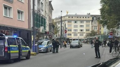Стрелба на търговски площад в Германия, издирват нападателя