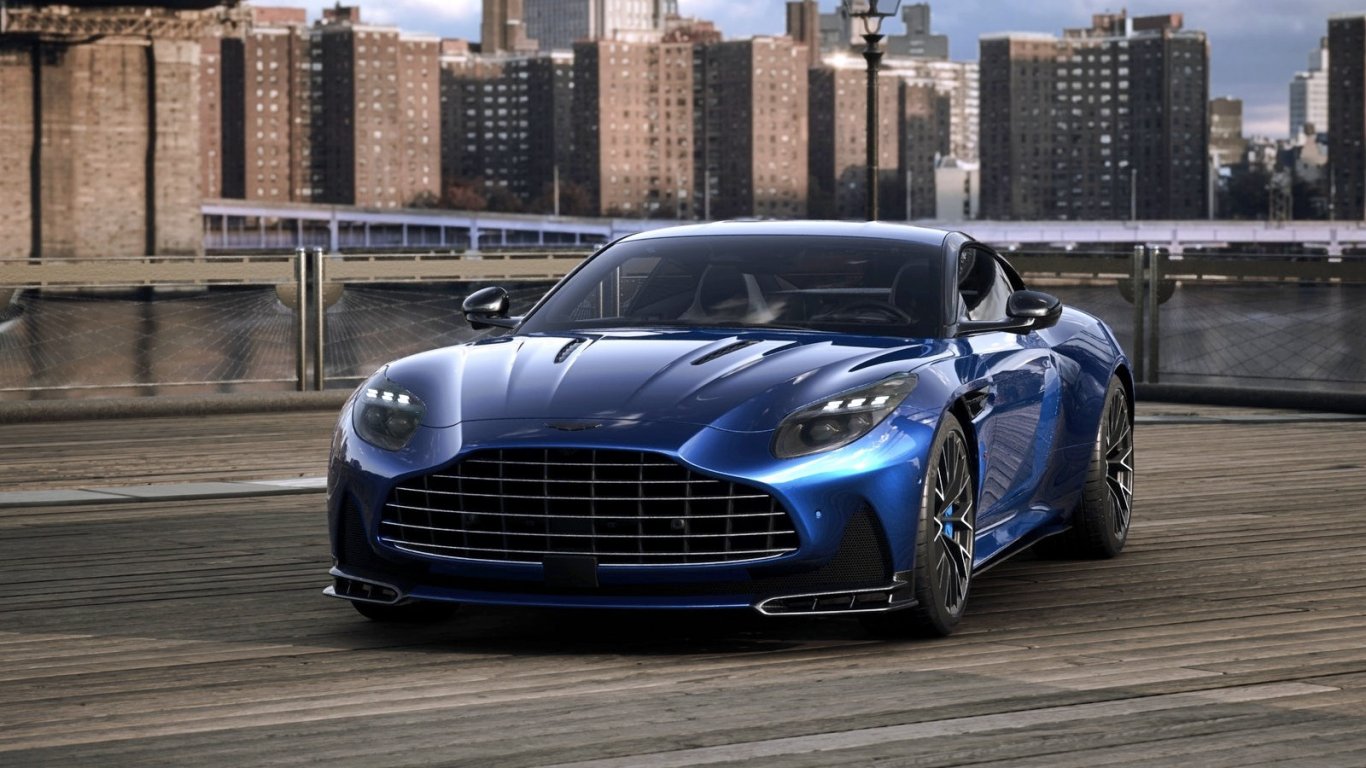 Aston Martin DB12 S е достоен да бъде новата кола на следващия Джеймс Бонд