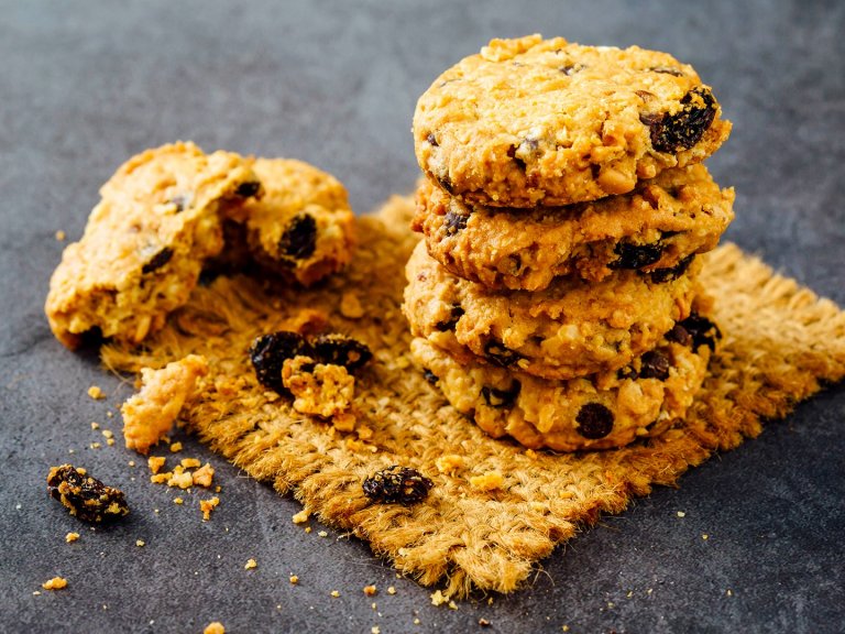 Домашни ванилови курабийки със стафиди и орехи