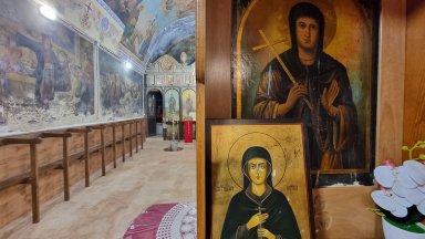 Православната църква почита паметта на Св Параскева Търновска наричана у