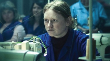 Спечели двойна покана за гала премиерата на "Made in EU", който открива Киномания, както и палто от продукцията