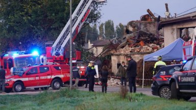 Трима карабинери загинаха а най малко 15 полицаи и военни са