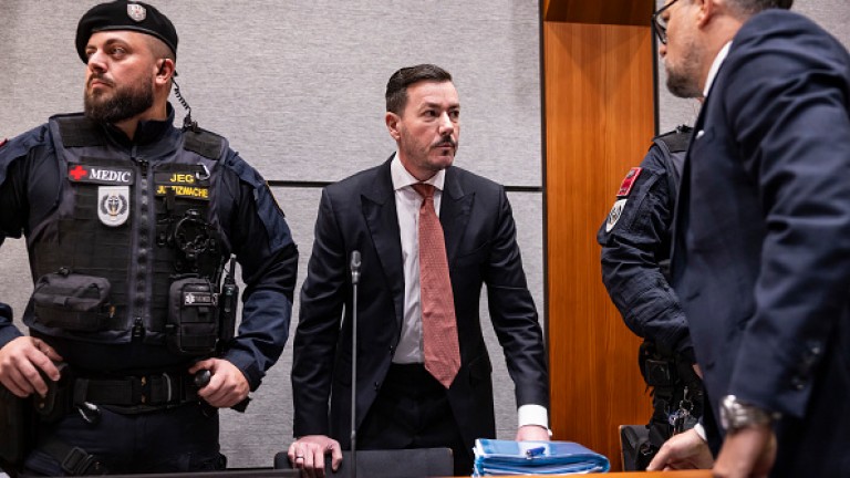 Австрийският имотен магнат Рене Бенко се изправя пред съда за фалита на империята си