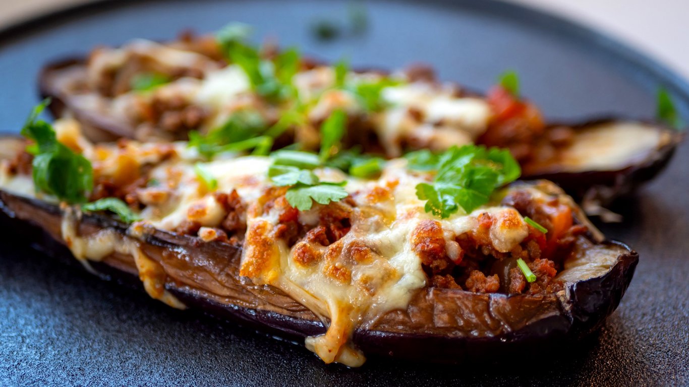 Запечени патладжани със сирене и моцарела