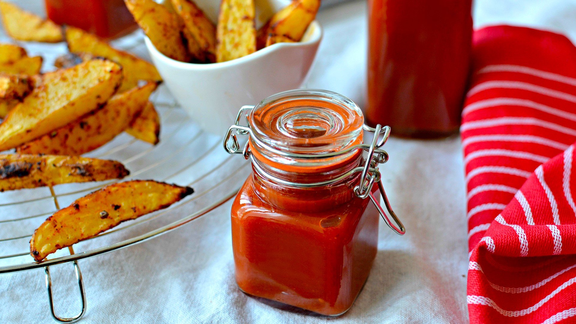 Пикантен домашен кетчуп