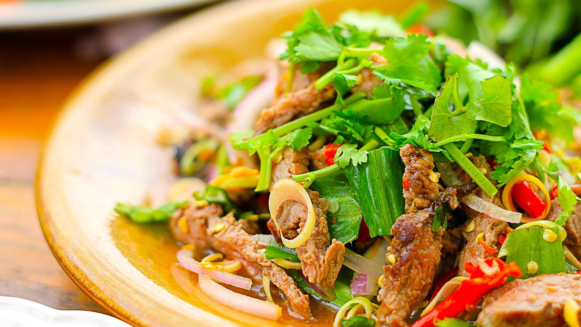 За мезе: Пикантна салата с телешко