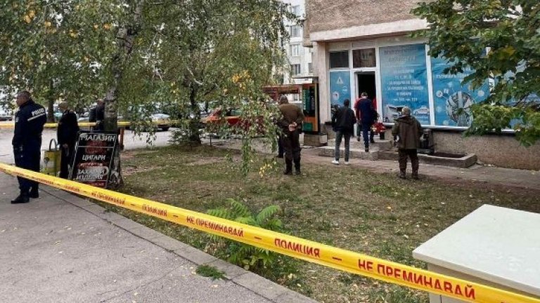 Мъж разби с глава вратата на автошкола във Враца и се самоуби пред курсистите