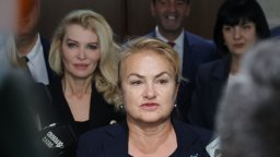 "Величие": Борисов разиграва представление, за да се върне на бял кон като премиер