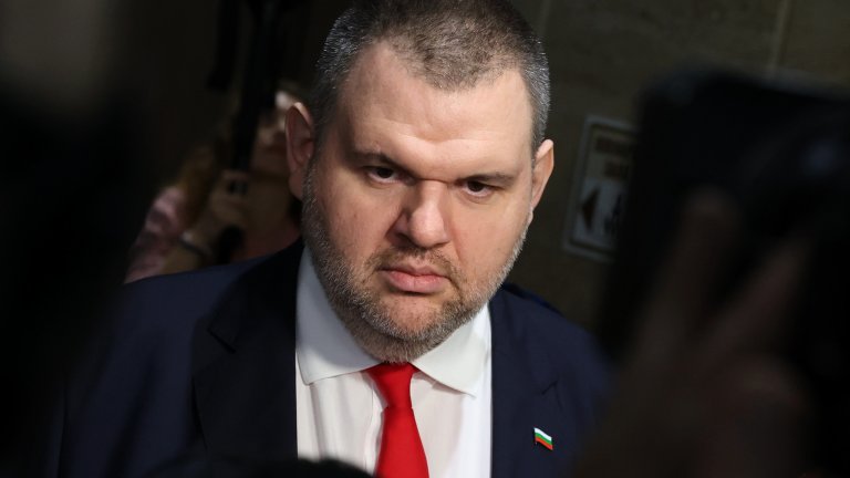 Пеевски: Всичко е в ръцете на Борисов дали ще хвърли държавата в бездната, ще решат до дни