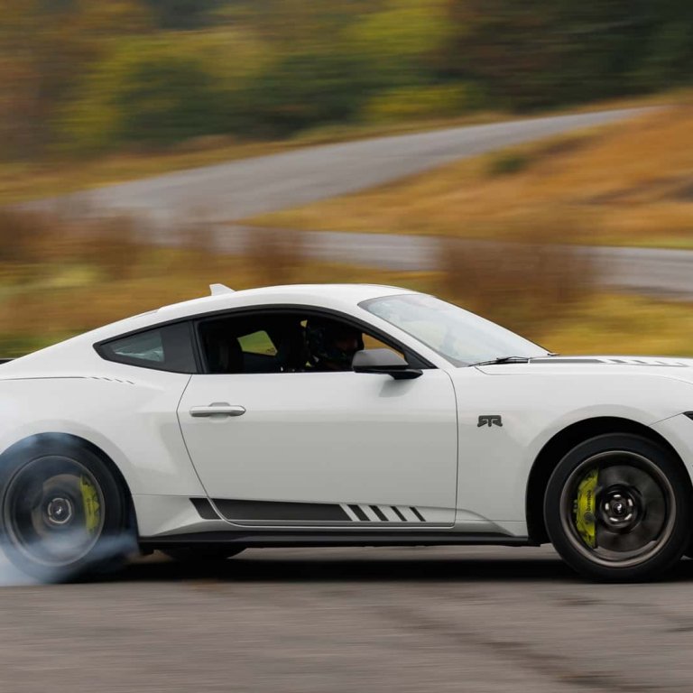 Новият Ford Mustang Performance е мечтата на всеки дрифтър