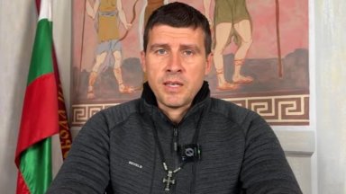 Трус в редиците на и парламентарната група след като 8