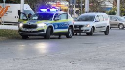 Полицаи спасиха живота на изпаднала в безсъзнание перничанка