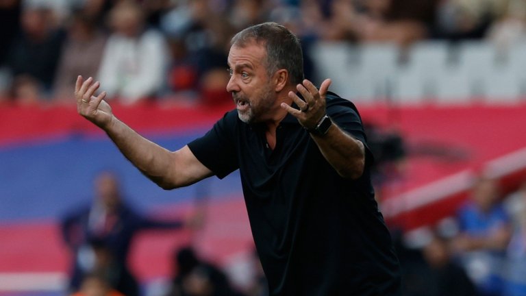 Разрив в Барса? Играчите колективно критикуваха Флик за рискованата тактика