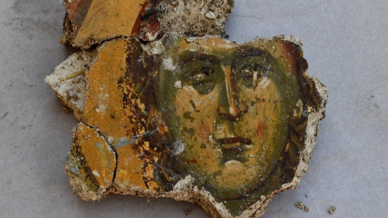 Образ на жена от XIV век е сред новите открития в крепостта "Вердица" край Твърдица