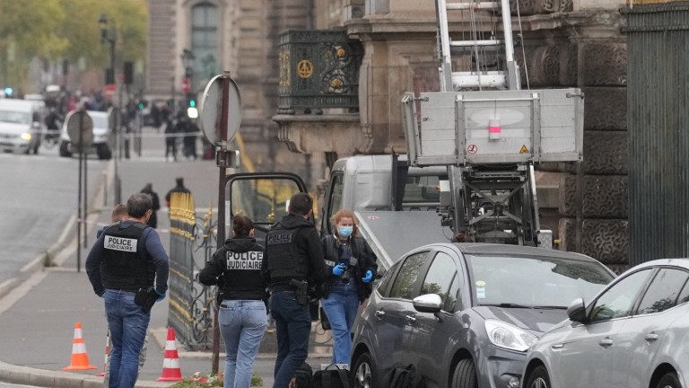 Безценните бижута, откраднати от Лувъра, са от колекцията на Наполеон (снимки)