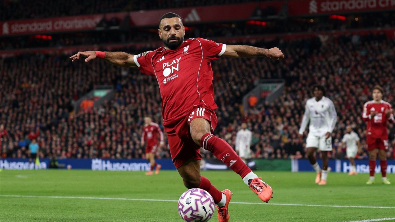 В напрегнатата атмосфера на Анфилд ръководството на Ливърпул изпрати ясен